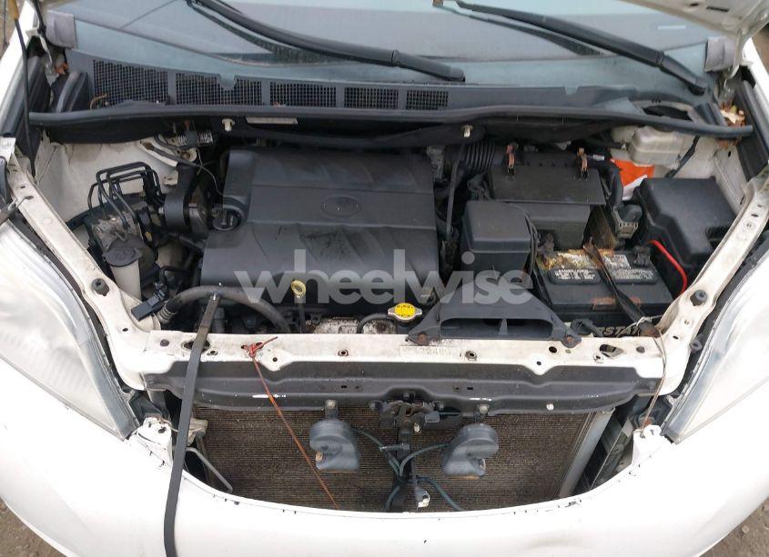 Photo 10 of 2014 Toyota Sienna LE V6 8 PASSENGER (VIN 5TDKK3DC9ES511199)