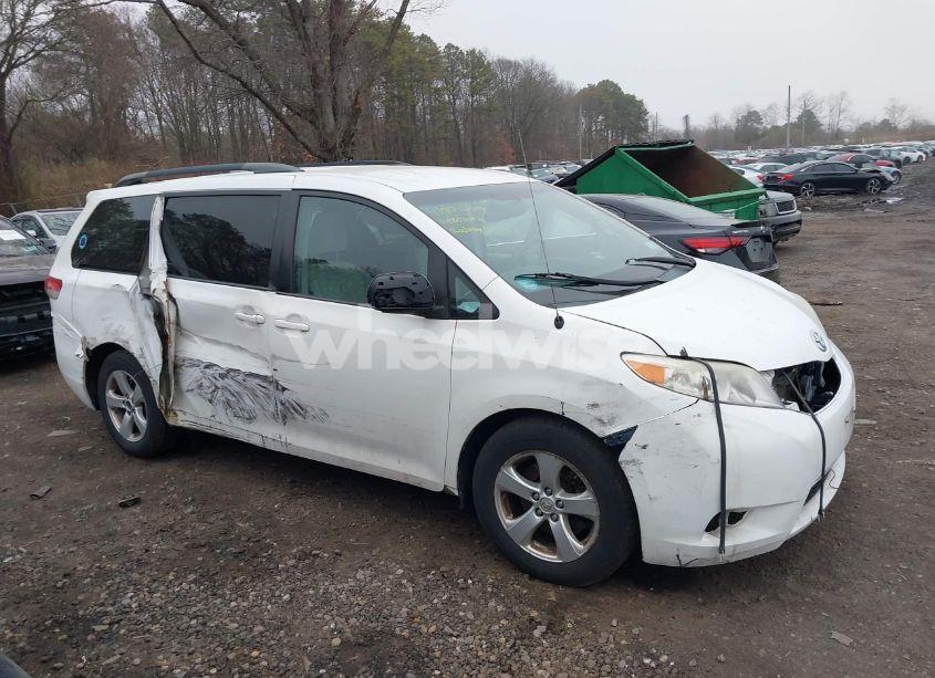 Photo 13 of 2014 Toyota Sienna LE V6 8 PASSENGER (VIN 5TDKK3DC9ES511199)