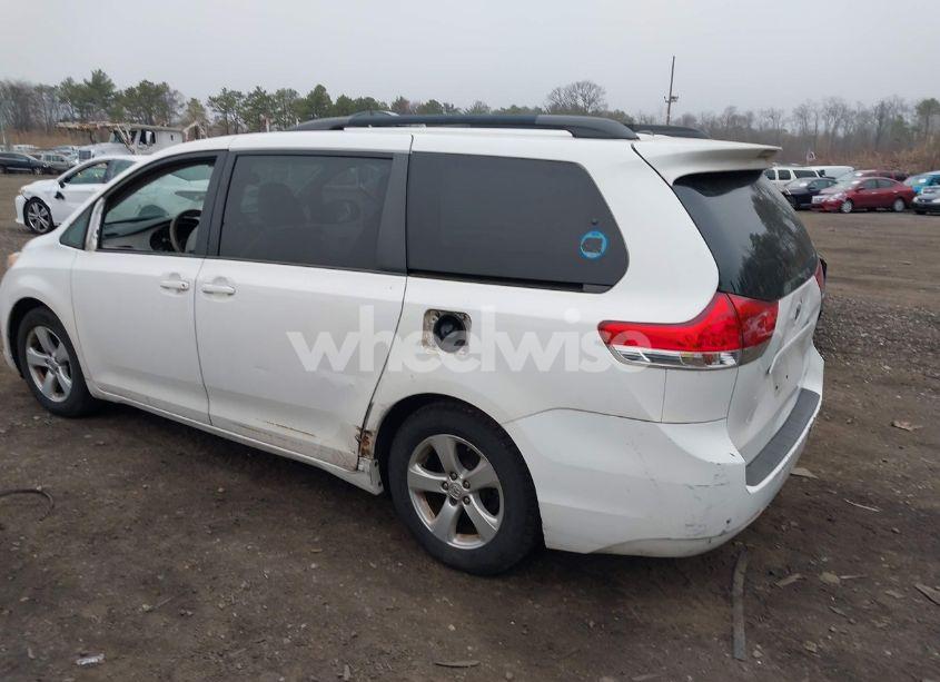 Photo 14 of 2014 Toyota Sienna LE V6 8 PASSENGER (VIN 5TDKK3DC9ES511199)