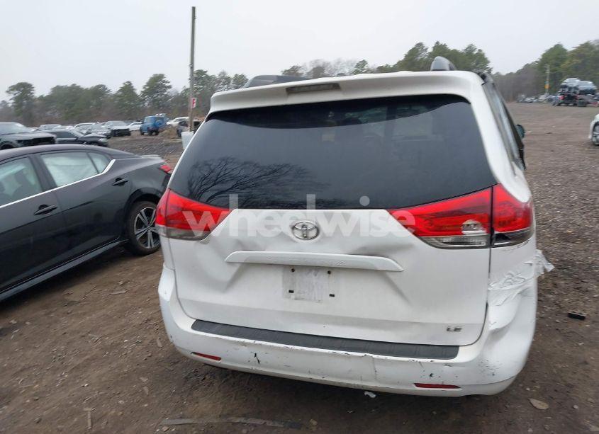 Photo 16 of 2014 Toyota Sienna LE V6 8 PASSENGER (VIN 5TDKK3DC9ES511199)
