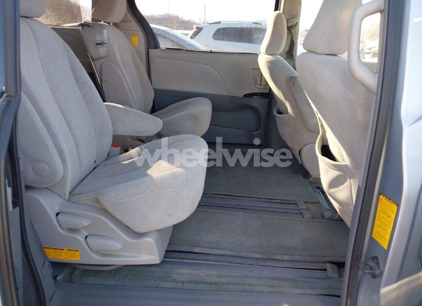 Photo 8 of 2014 Toyota Sienna LE V6 8 PASSENGER (VIN 5TDKK3DC9ES519349)