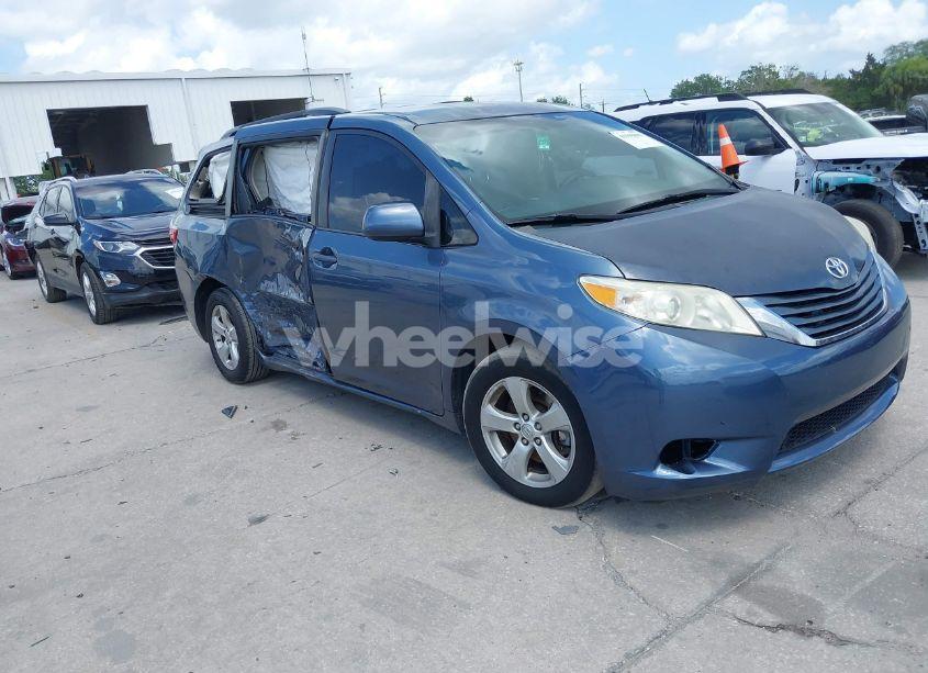 2015 Toyota Sienna LE 8 PASSENGER (VIN 5TDKK3DC9FS586034) main photo