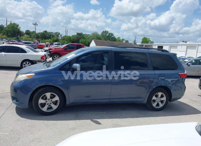 Photo 14 of 2015 Toyota Sienna LE 8 PASSENGER (VIN 5TDKK3DC9FS586034)