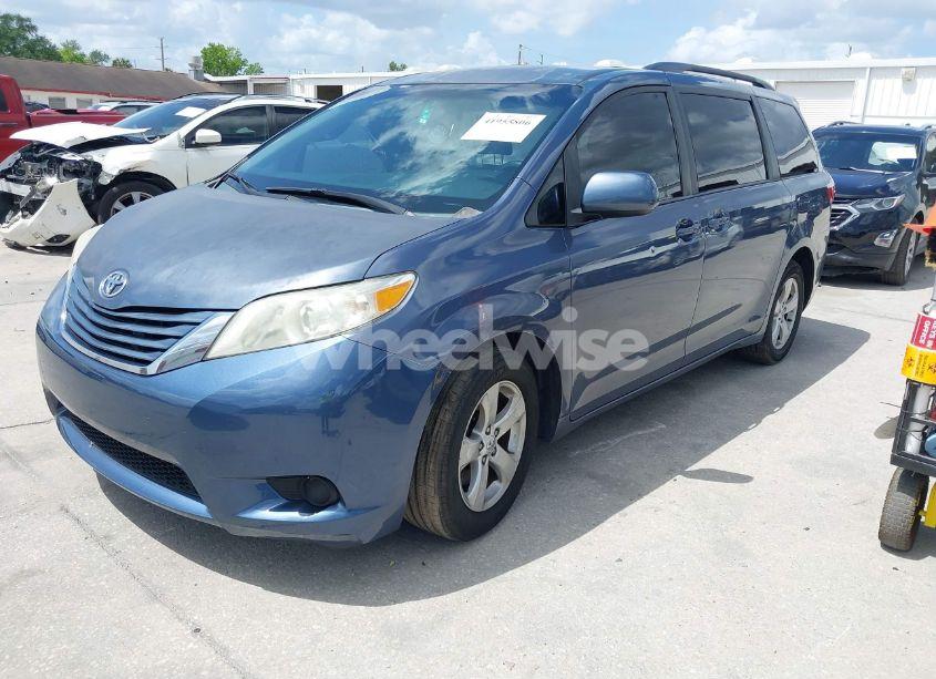 Photo 2 of 2015 Toyota Sienna LE 8 PASSENGER (VIN 5TDKK3DC9FS586034)