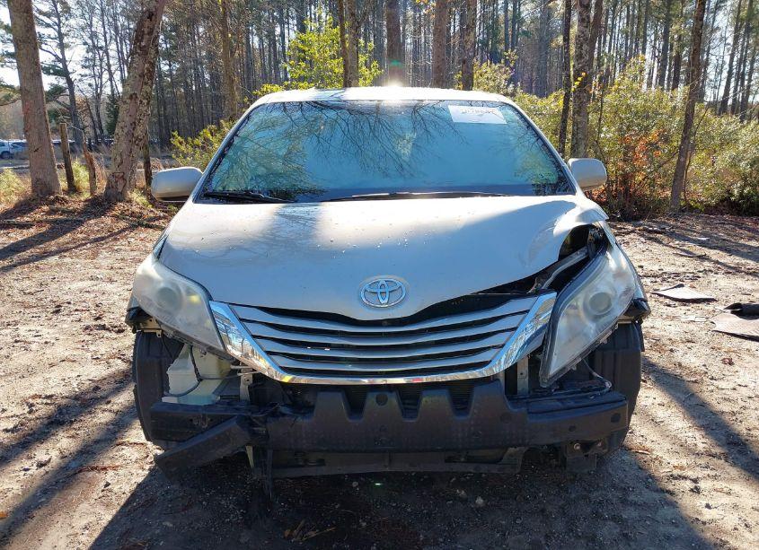 Photo 13 of 2015 Toyota Sienna LE 8 PASSENGER (VIN 5TDKK3DC9FS592545)