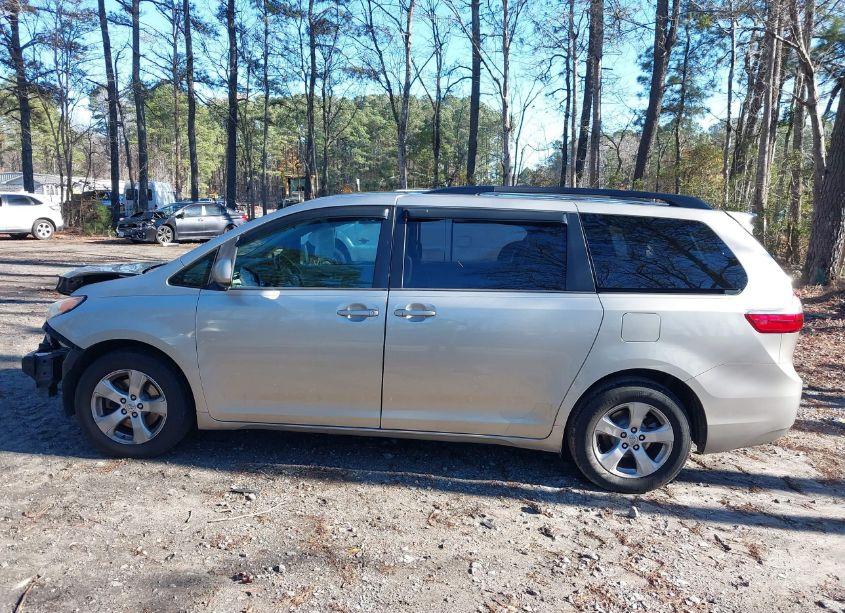 Photo 15 of 2015 Toyota Sienna LE 8 PASSENGER (VIN 5TDKK3DC9FS592545)