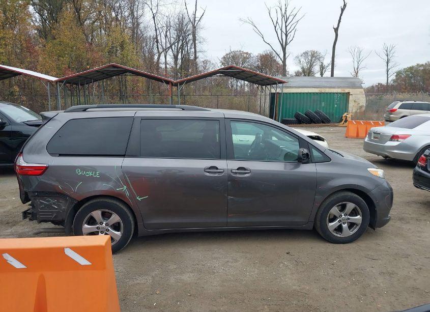 Photo 14 of 2015 Toyota Sienna LE 8 PASSENGER (VIN 5TDKK3DC9FS599933)