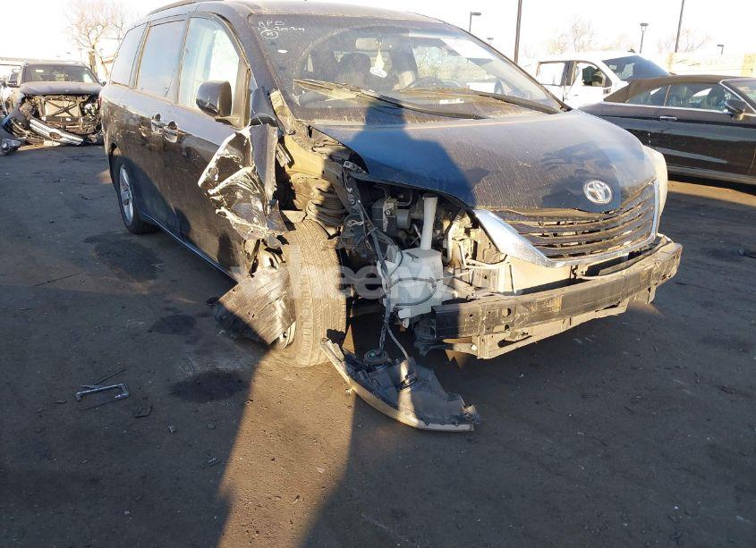 Photo 12 of 2015 Toyota Sienna LE 8 PASSENGER (VIN 5TDKK3DC9FS617332)