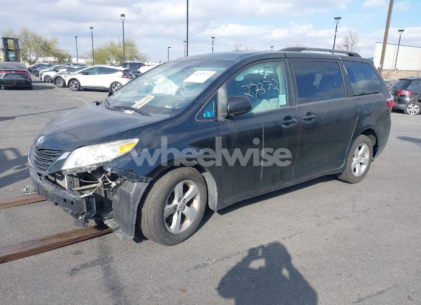 Photo 2 of 2015 Toyota Sienna LE 8 PASSENGER (VIN 5TDKK3DC9FS617332)