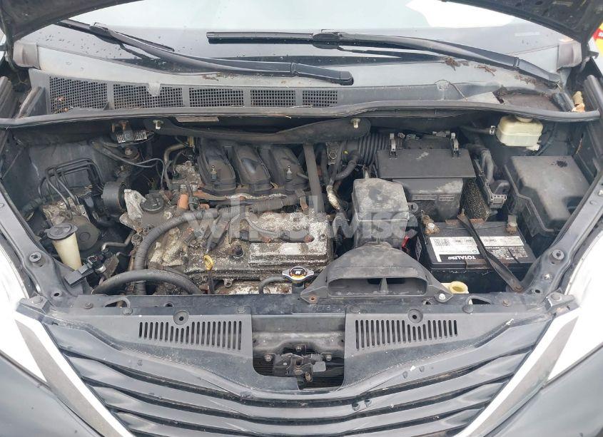 Photo 10 of 2015 Toyota Sienna LE 8 PASSENGER (VIN 5TDKK3DC9FS618254)