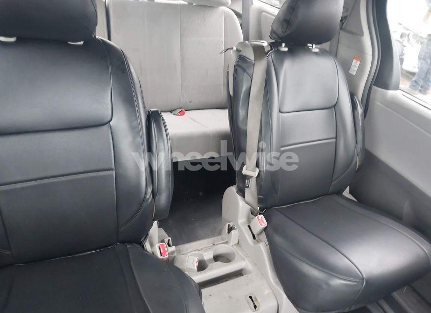 Photo 8 of 2015 Toyota Sienna LE 8 PASSENGER (VIN 5TDKK3DC9FS618254)