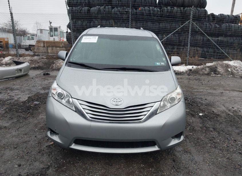 Photo 13 of 2015 Toyota Sienna LE 8 PASSENGER (VIN 5TDKK3DC9FS618965)