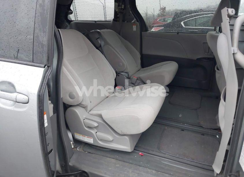 Photo 8 of 2015 Toyota Sienna LE 8 PASSENGER (VIN 5TDKK3DC9FS618965)