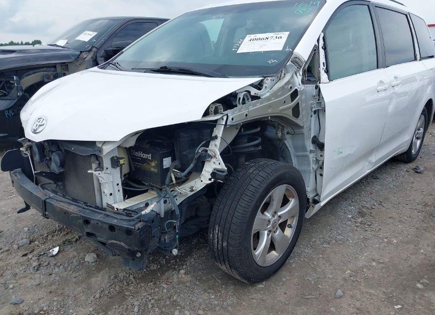 Photo 6 of 2015 Toyota Sienna LE 8 PASSENGER (VIN 5TDKK3DC9FS629688)
