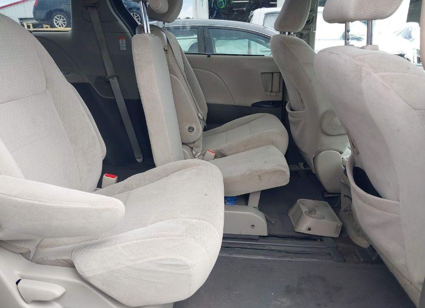 Photo 8 of 2015 Toyota Sienna LE 8 PASSENGER (VIN 5TDKK3DC9FS629688)