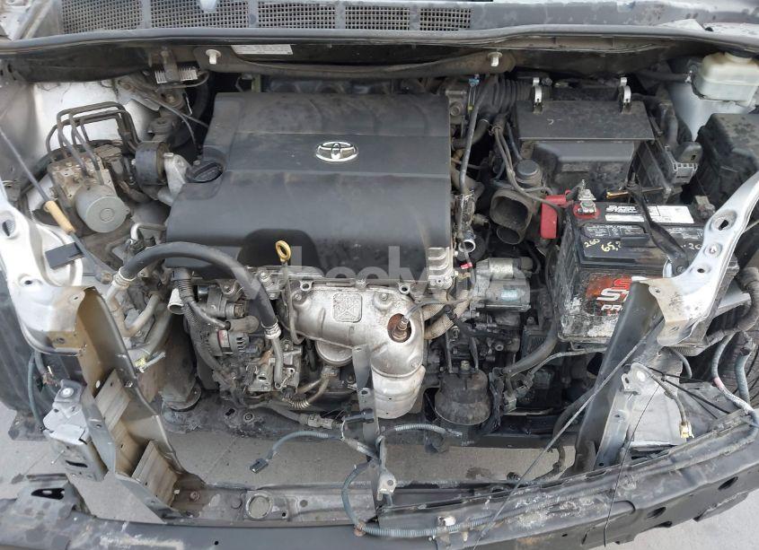 Photo 10 of 2015 Toyota Sienna LE 8 PASSENGER (VIN 5TDKK3DC9FS653778)