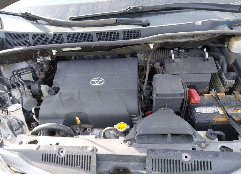Photo 10 of 2015 Toyota Sienna LE 8 PASSENGER (VIN 5TDKK3DC9FS670189)