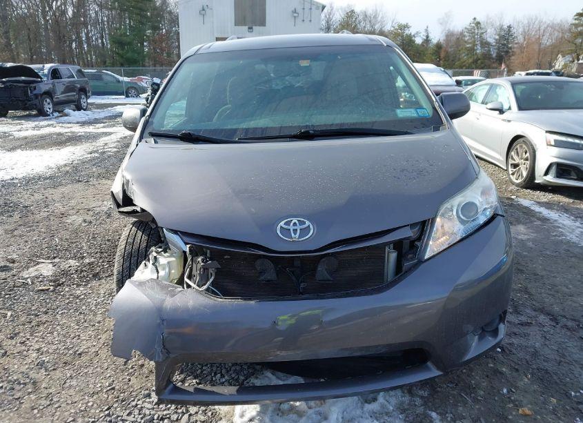 Photo 12 of 2015 Toyota Sienna LE 8 PASSENGER (VIN 5TDKK3DC9FS670189)