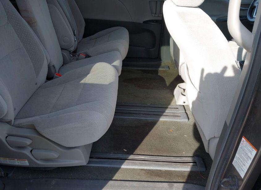 Photo 8 of 2015 Toyota Sienna LE 8 PASSENGER (VIN 5TDKK3DC9FS670189)