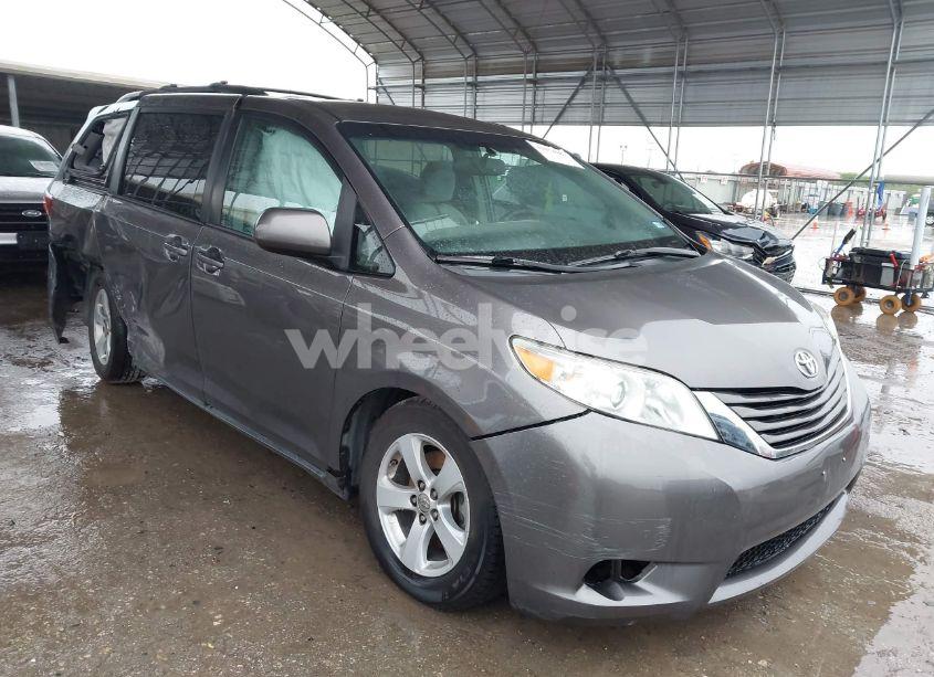 2016 Toyota Sienna LE 8 PASSENGER (VIN 5TDKK3DC9GS694686) main photo