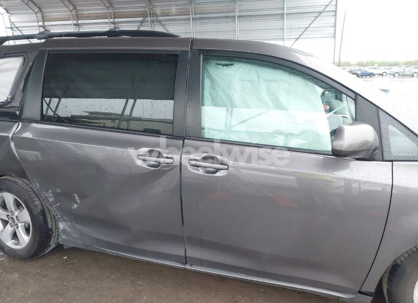 Photo 13 of 2016 Toyota Sienna LE 8 PASSENGER (VIN 5TDKK3DC9GS694686)
