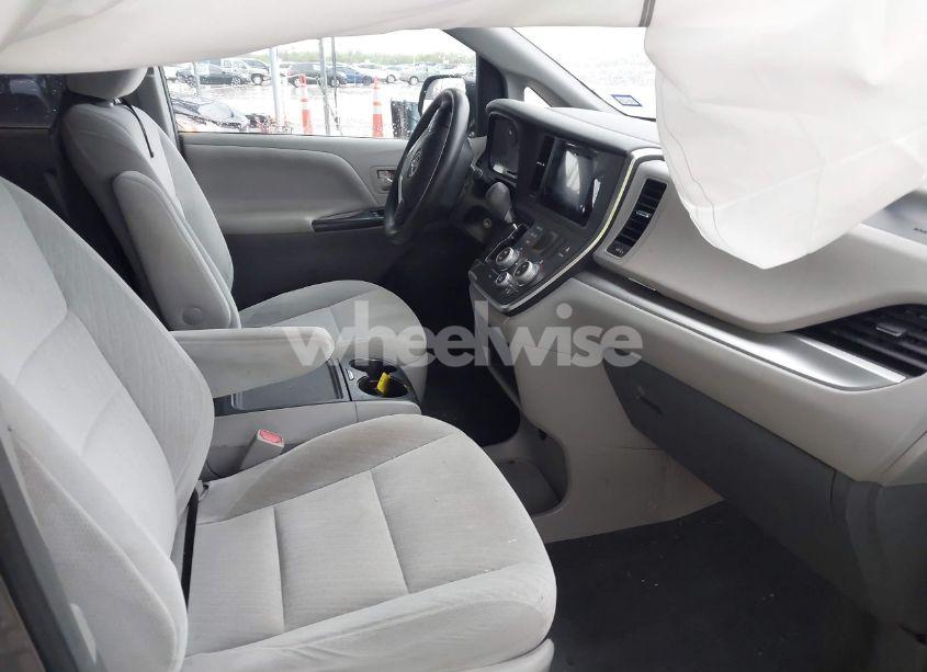 Photo 5 of 2016 Toyota Sienna LE 8 PASSENGER (VIN 5TDKK3DC9GS694686)