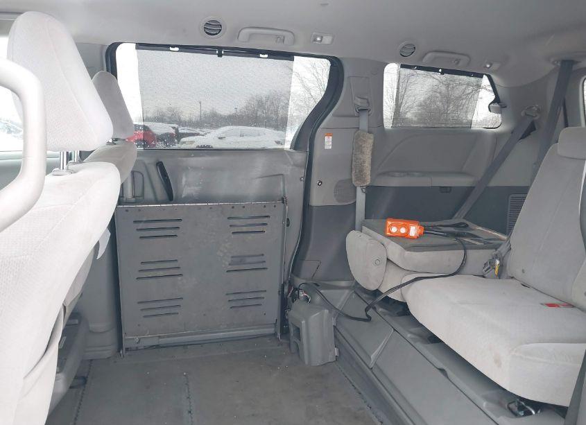 Photo 18 of 2016 Toyota Sienna LE 7 PASSENGER (VIN 5TDKK3DC9GS754403)