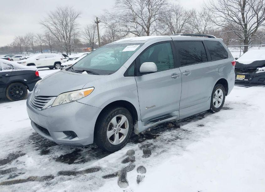 Photo 2 of 2016 Toyota Sienna LE 7 PASSENGER (VIN 5TDKK3DC9GS754403)