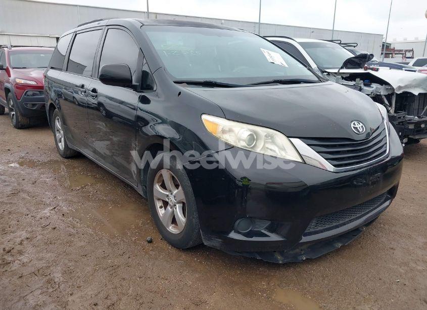 2011 Toyota Sienna LE V6 (VIN 5TDKK3DCXBS008714) main photo