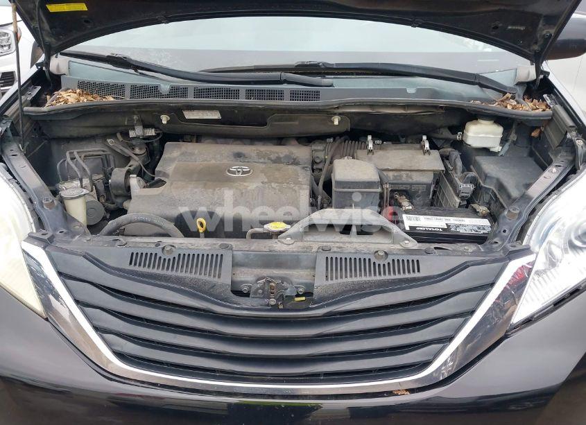 Photo 10 of 2011 Toyota Sienna LE V6 (VIN 5TDKK3DCXBS008714)