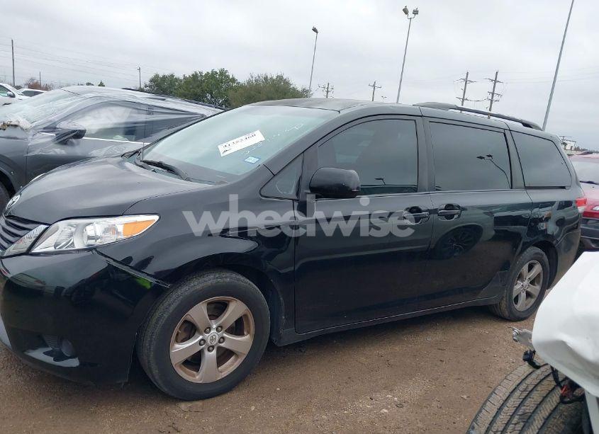Photo 14 of 2011 Toyota Sienna LE V6 (VIN 5TDKK3DCXBS008714)