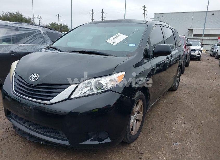 Photo 2 of 2011 Toyota Sienna LE V6 (VIN 5TDKK3DCXBS008714)
