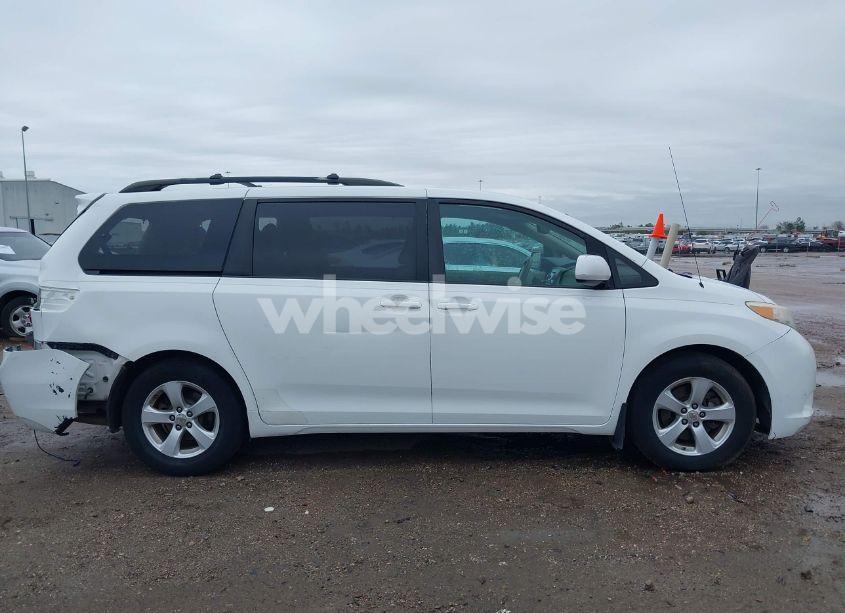 Photo 13 of 2011 Toyota Sienna LE V6 (VIN 5TDKK3DCXBS055354)