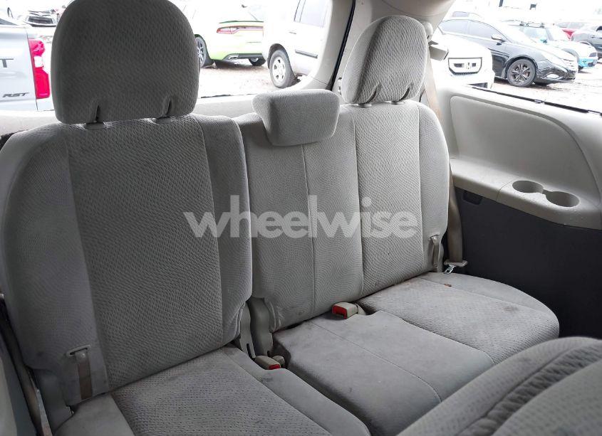 Photo 17 of 2011 Toyota Sienna LE V6 (VIN 5TDKK3DCXBS055354)