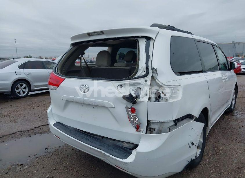 Photo 6 of 2011 Toyota Sienna LE V6 (VIN 5TDKK3DCXBS055354)