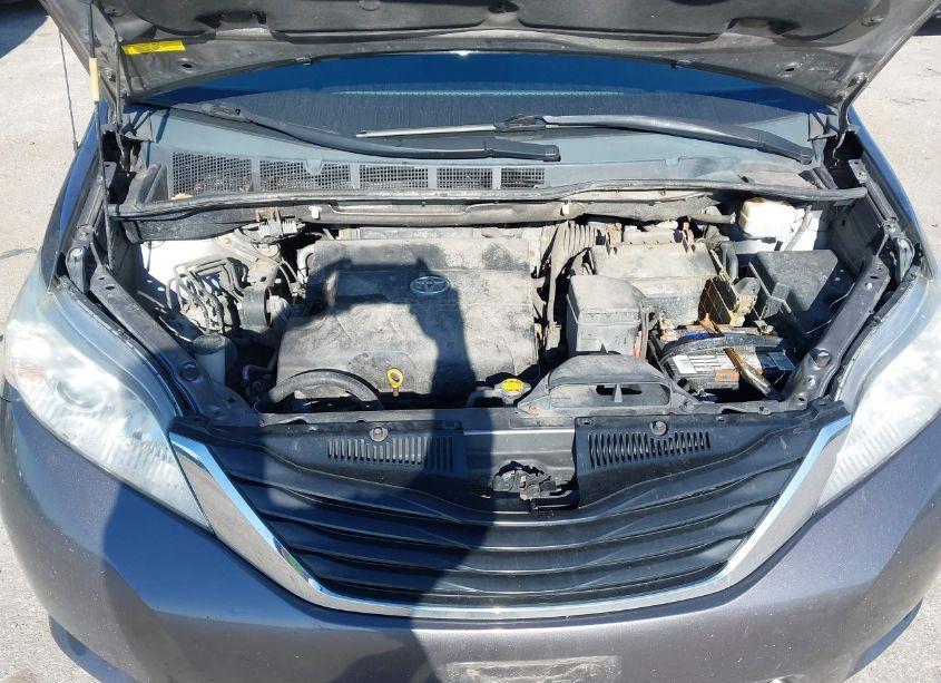 Photo 10 of 2011 Toyota Sienna LE V6 (VIN 5TDKK3DCXBS082053)
