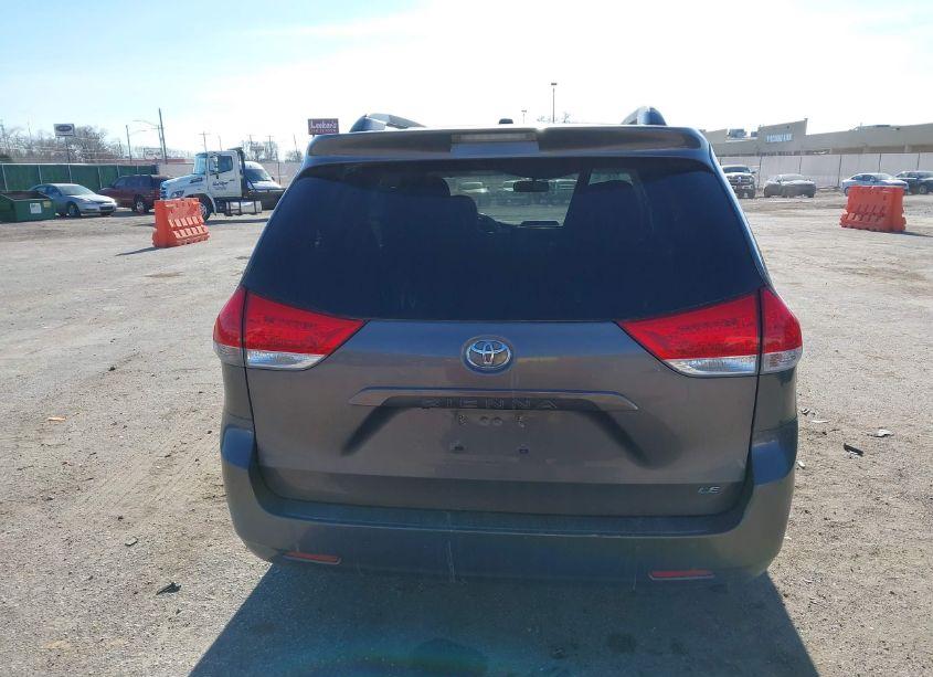 Photo 16 of 2011 Toyota Sienna LE V6 (VIN 5TDKK3DCXBS082053)