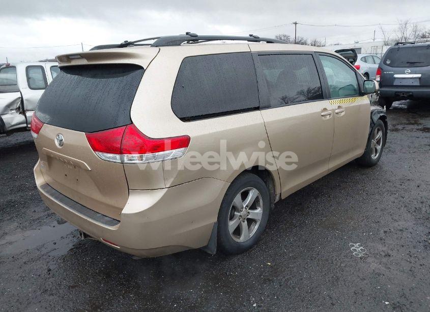 Photo 4 of 2011 Toyota Sienna LE V6 (VIN 5TDKK3DCXBS096325)