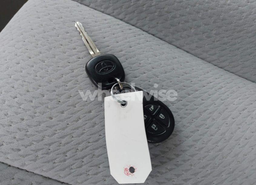 Photo 11 of 2011 Toyota Sienna LE V6 (VIN 5TDKK3DCXBS113236)