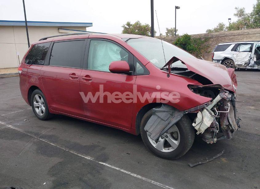 Photo 14 of 2011 Toyota Sienna LE V6 (VIN 5TDKK3DCXBS113236)