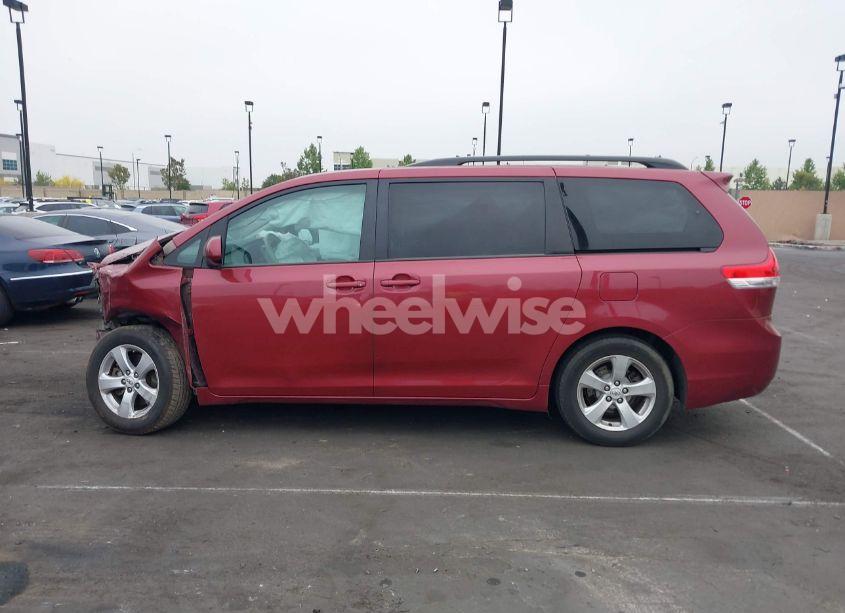 Photo 15 of 2011 Toyota Sienna LE V6 (VIN 5TDKK3DCXBS113236)