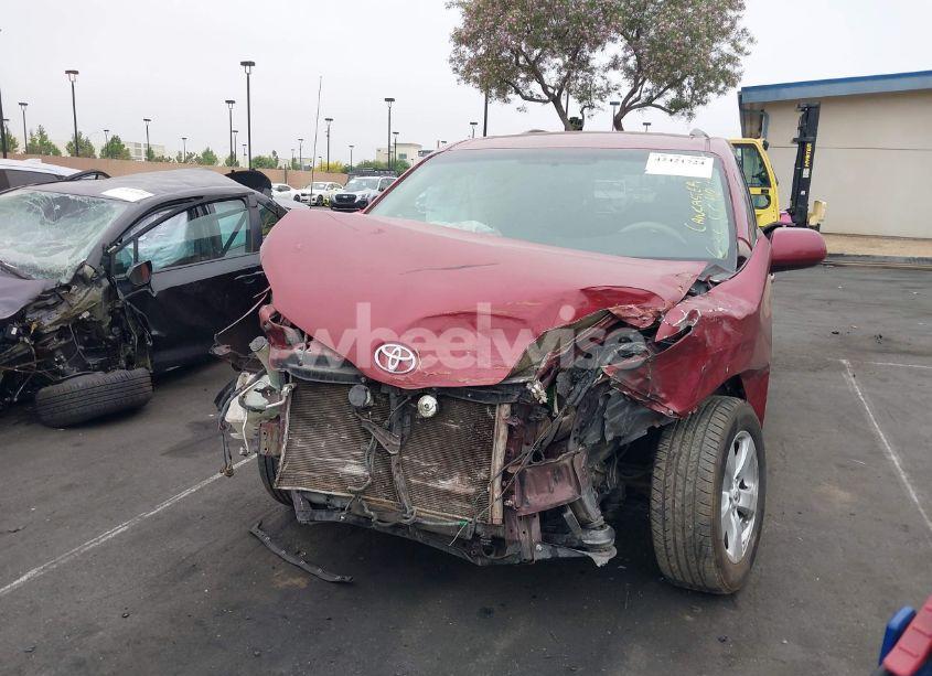 Photo 6 of 2011 Toyota Sienna LE V6 (VIN 5TDKK3DCXBS113236)