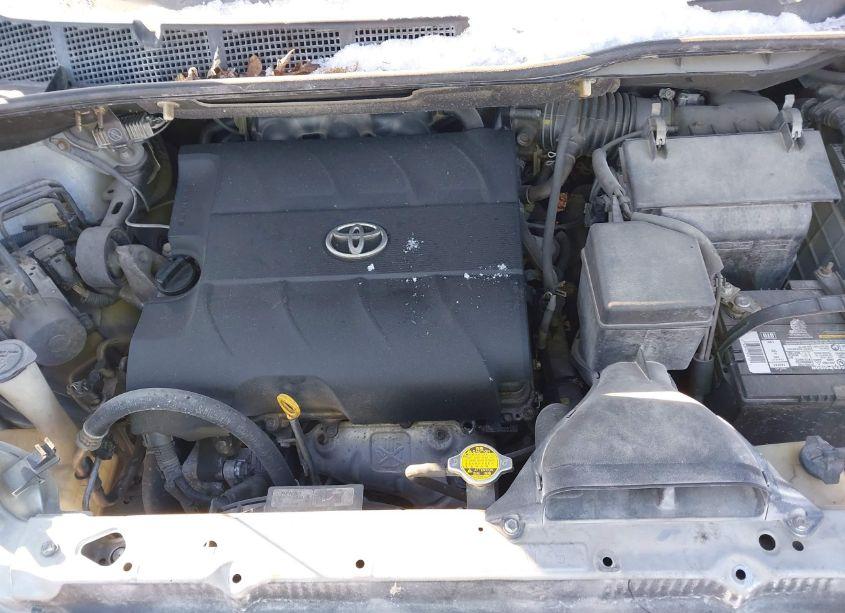 Photo 10 of 2011 Toyota Sienna LE V6 (VIN 5TDKK3DCXBS121725)