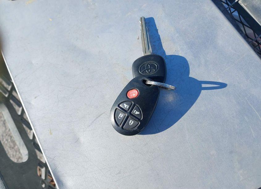 Photo 11 of 2011 Toyota Sienna LE V6 (VIN 5TDKK3DCXBS121725)