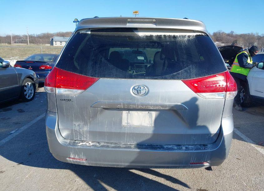 Photo 17 of 2011 Toyota Sienna LE V6 (VIN 5TDKK3DCXBS121725)