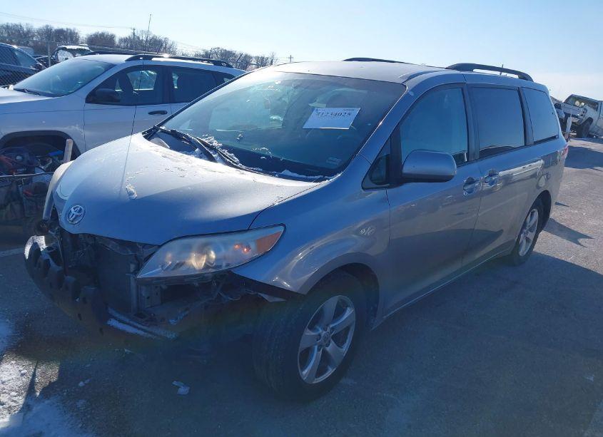 Photo 2 of 2011 Toyota Sienna LE V6 (VIN 5TDKK3DCXBS121725)