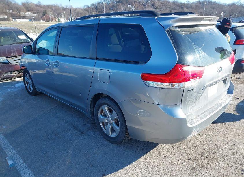Photo 3 of 2011 Toyota Sienna LE V6 (VIN 5TDKK3DCXBS121725)