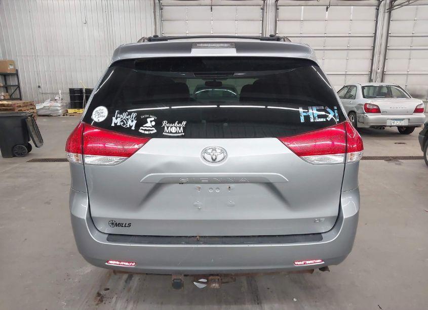 Photo 17 of 2011 Toyota Sienna LE V6 (VIN 5TDKK3DCXBS137407)