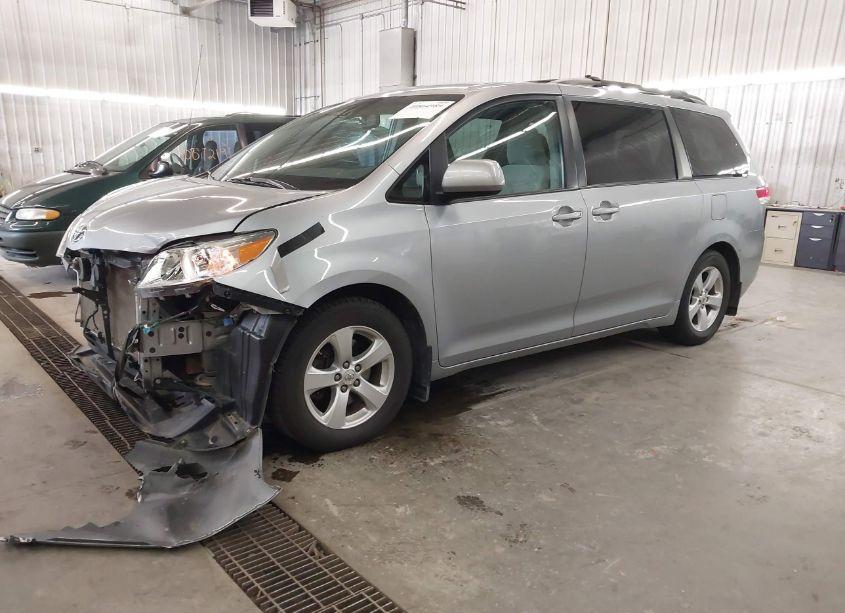 Photo 2 of 2011 Toyota Sienna LE V6 (VIN 5TDKK3DCXBS137407)