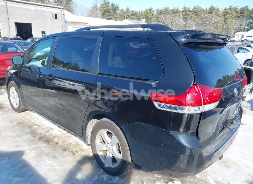 Photo 14 of 2011 Toyota Sienna LE V6 (VIN 5TDKK3DCXBS166180)